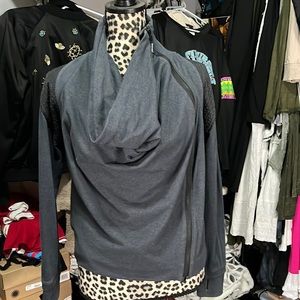 LULULEMON Sweatshirt